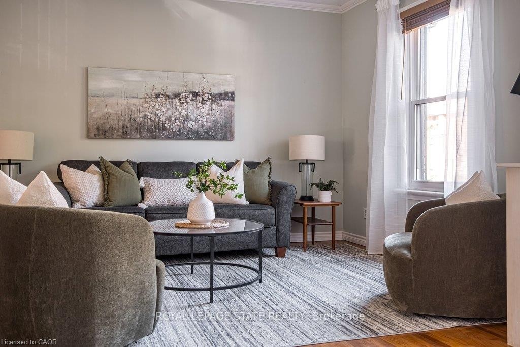 303 Charlton Avenue W, Hamilton, ON