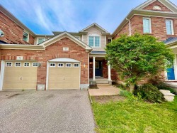 77 Manhattan Circle  Cambridge, ON N3C 0C4