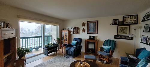 Unit 204-5701 Willow Ave, Powell River, BC 