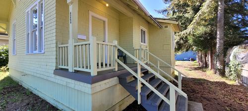 6266 Sycamore Ave, Powell River, BC 