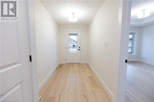 222 16Th Avenue Crescent, Hanover, ON - Indoor Photo Showing Other Room