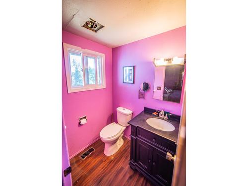 2402 Silver King Road, Nelson, BC - Indoor Photo Showing Bathroom