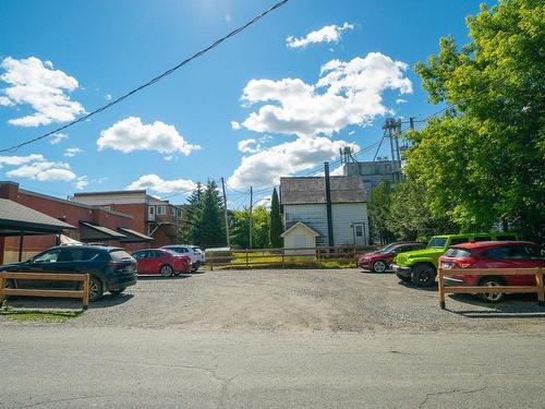 Parking - 1082  - 1086 Rue Main, Ayer'S Cliff, QC 