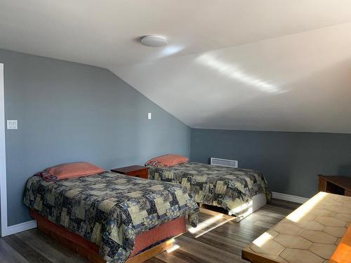 Bedroom - 230 3E Avenue, Belleterre, QC - Indoor Photo Showing Bedroom