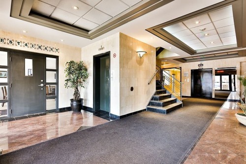 Mud Room - 212-365 Rue St-Jean, Longueuil (Le Vieux-Longueuil), QC - Indoor Photo Showing Other Room