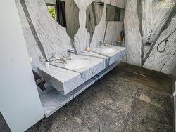 Ensuite bathroom - 