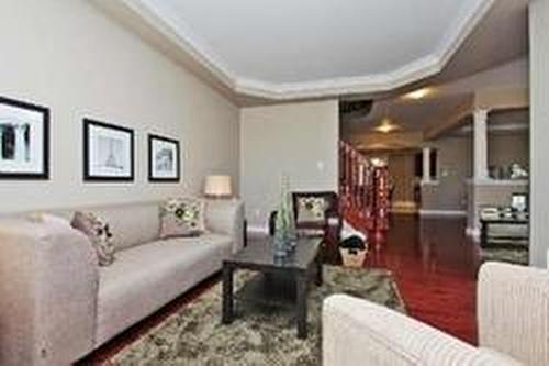 38 Lake Forest Drive, Richmond Hill, ON - Indoor Photo Showing Other Room