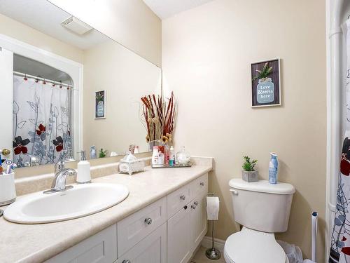 Shelburne, On - Indoor Photo Showing Bathroom
