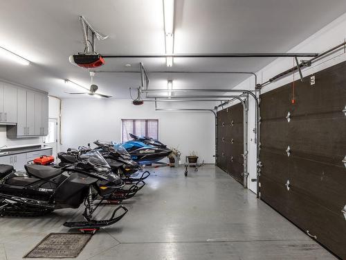 Garage - 894 Rue Arthur-Mcnicoll, Shawinigan, QC - Indoor Photo Showing Garage
