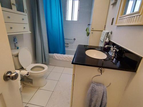 Salle de bains - 2 Rue Lonergan, Sainte-Thérèse, QC - Indoor Photo Showing Bathroom