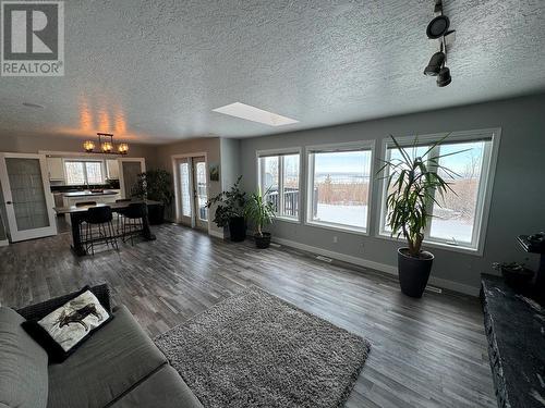 132 Diamond Willow Sub, Dawson Creek, BC - Indoor Photo Showing Living Room