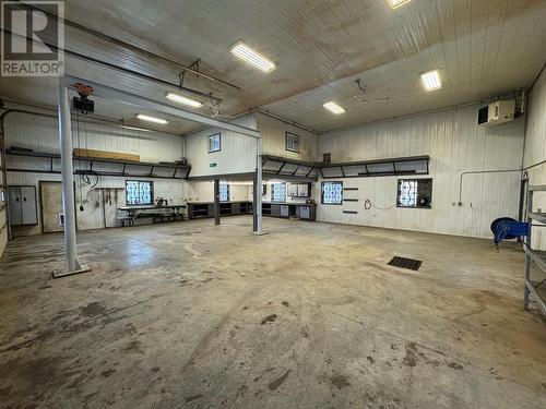 132 Diamond Willow Sub, Dawson Creek, BC - Indoor Photo Showing Garage