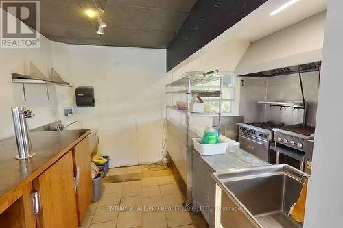 8642 Lander Rd, Hamilton Township, ON - Indoor Photo Showing Kitchen