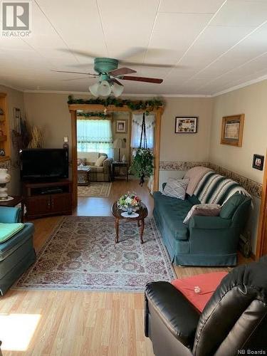 292 Route 772, Lords Cove, NB - Indoor Photo Showing Living Room