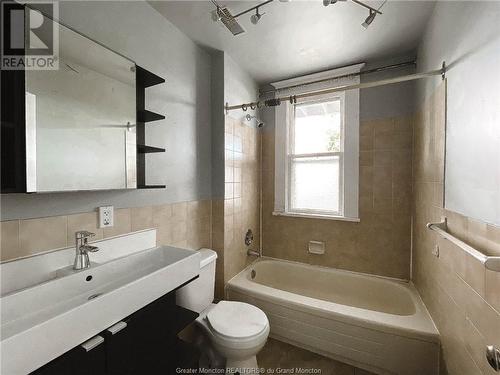 433-435-437 St George St, Moncton, NB - Indoor Photo Showing Bathroom