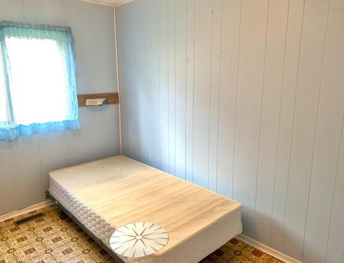 8412 Kaisner Road, Elk Valley, BC - Indoor Photo Showing Bedroom