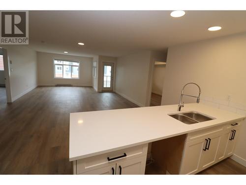 203 4278 22Nd Avenue, Prince George, BC - Indoor Photo Showing Kitchen With Double Sink