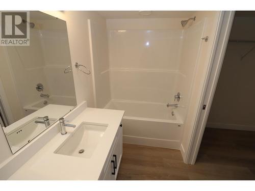 208 4278 22Nd Avenue, Prince George, BC - Indoor Photo Showing Bathroom