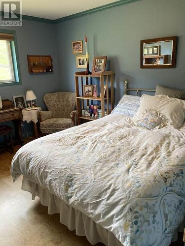 4221 Lodge Road, Lac La Hache, BC - Indoor Photo Showing Bedroom