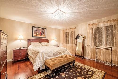 55 Eighth Road E, Stoney Creek, ON - Indoor Photo Showing Bedroom