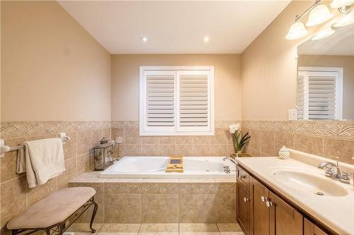 55 Eighth Road E, Stoney Creek, ON - Indoor Photo Showing Bathroom