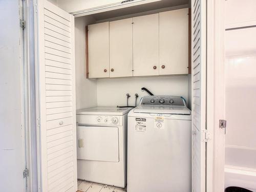 Salle de lavage - A-3571 Rue Aylmer, Montréal (Le Plateau-Mont-Royal), QC - Indoor Photo Showing Laundry Room