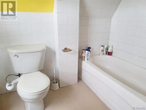 32 Cunard Street, Miramichi, NB - Indoor Photo Showing Bathroom
