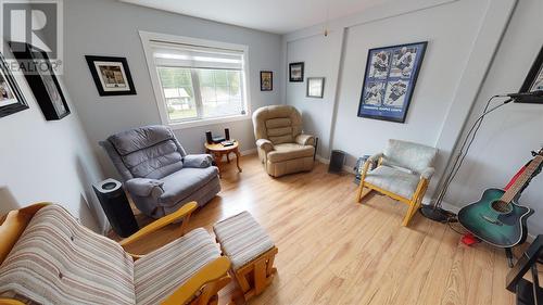 1491 Beach Crescent, Quesnel, BC - Indoor Photo Showing Living Room