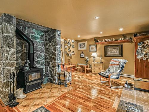 Family room - 1115 Ch. Kilmar, Grenville-Sur-La-Rouge, QC - Indoor With Fireplace