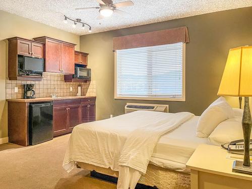 334 - 300 Bighorn Boulevard, Radium Hot Springs, BC - Indoor Photo Showing Other Room