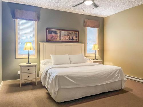 334 - 300 Bighorn Boulevard, Radium Hot Springs, BC - Indoor Photo Showing Bedroom