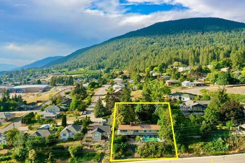 2108 Crawford Street, Creston, BC - Outdoor With View