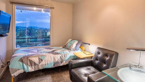 2108 Crawford Street, Creston, BC - Indoor Photo Showing Bedroom