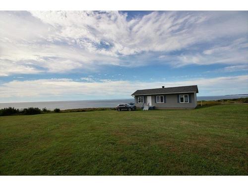 FaÃ§ade - 609 Route 132 O., Percé, QC - Outdoor With View