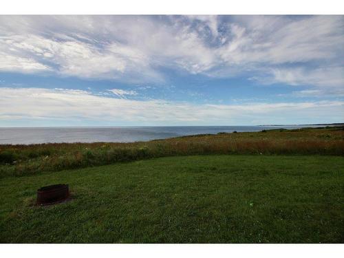 Vue sur l'eau - 609 Route 132 O., Percé, QC - Outdoor With View