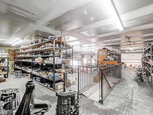Atelier - 559 Boul. Arthur-Sauvé, Saint-Eustache, QC - Indoor Photo Showing Garage