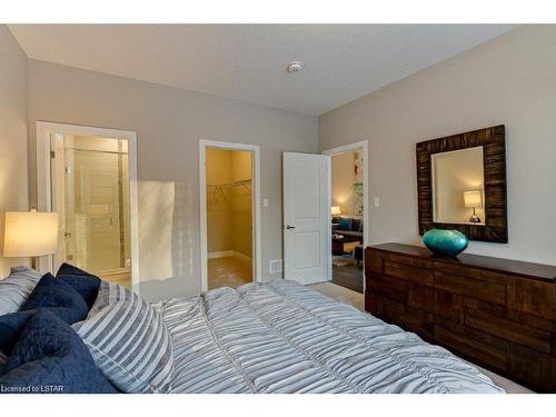 2100 Evans Boulevard, London, ON - Indoor Photo Showing Bedroom