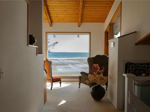 1349 Chesterman Beach Rd, Tofino, BC - Indoor Photo Showing Other Room