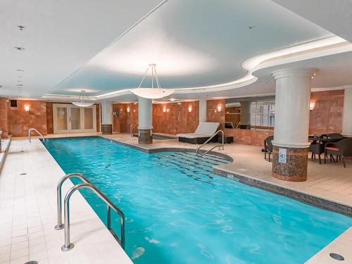 Piscine - 17W-1650 Rue Sherbrooke O., Montréal (Ville-Marie), QC - Indoor Photo Showing Other Room With In Ground Pool
