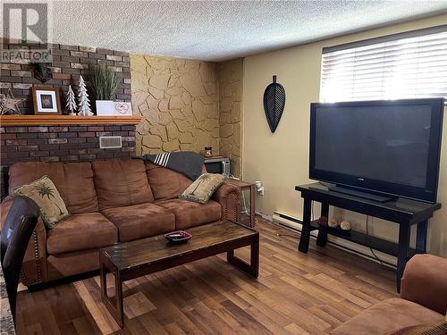 5554 Des Erables, Rogersville, NB - Indoor Photo Showing Living Room