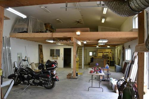 3650 - Lot B Phillips Rd, Creston, BC - Indoor Photo Showing Garage
