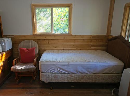 617 Payne Street, Creston, BC - Indoor Photo Showing Bedroom