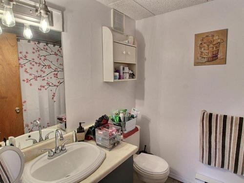Bathroom - 2642 Rue Saguenay, Rouyn-Noranda, QC - Indoor Photo Showing Bathroom