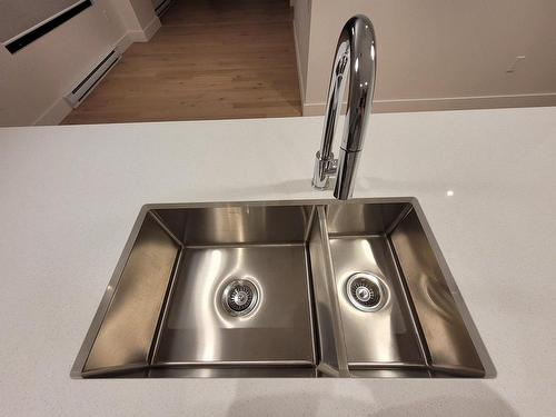 Autre - 851-11 Place De La Triade, Pointe-Claire, QC - Indoor Photo Showing Kitchen With Double Sink