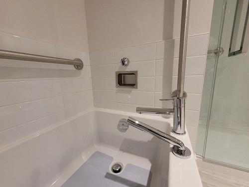 Salle de bains - 851-11 Place De La Triade, Pointe-Claire, QC - Indoor Photo Showing Bathroom