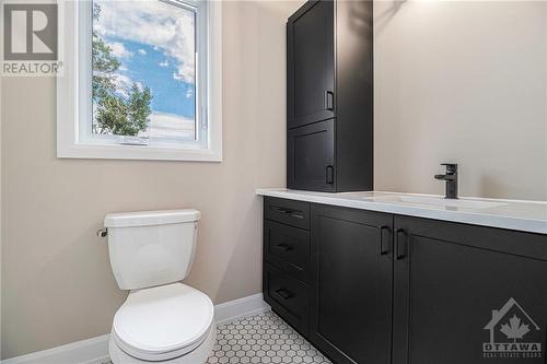 5 Whitetail Avenue, Long Sault, ON - Indoor Photo Showing Bathroom