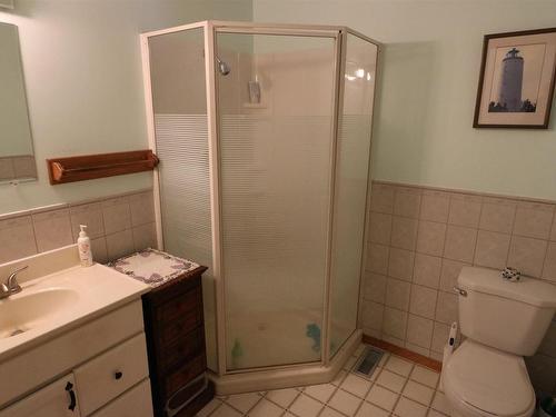 1 Bait & Tackle Road, Nestor Falls, ON - Indoor Photo Showing Bathroom
