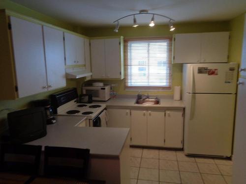 Kitchen - 635 Boul. Nobert, Longueuil (Le Vieux-Longueuil), QC - Indoor Photo Showing Kitchen