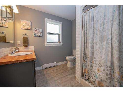 47 Twin Lakes Road, Enderby, BC - Indoor Photo Showing Bathroom