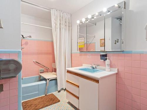Salle de bains - 5470  - 5474 Rue Bélanger, Montréal (Rosemont/La Petite-Patrie), QC 